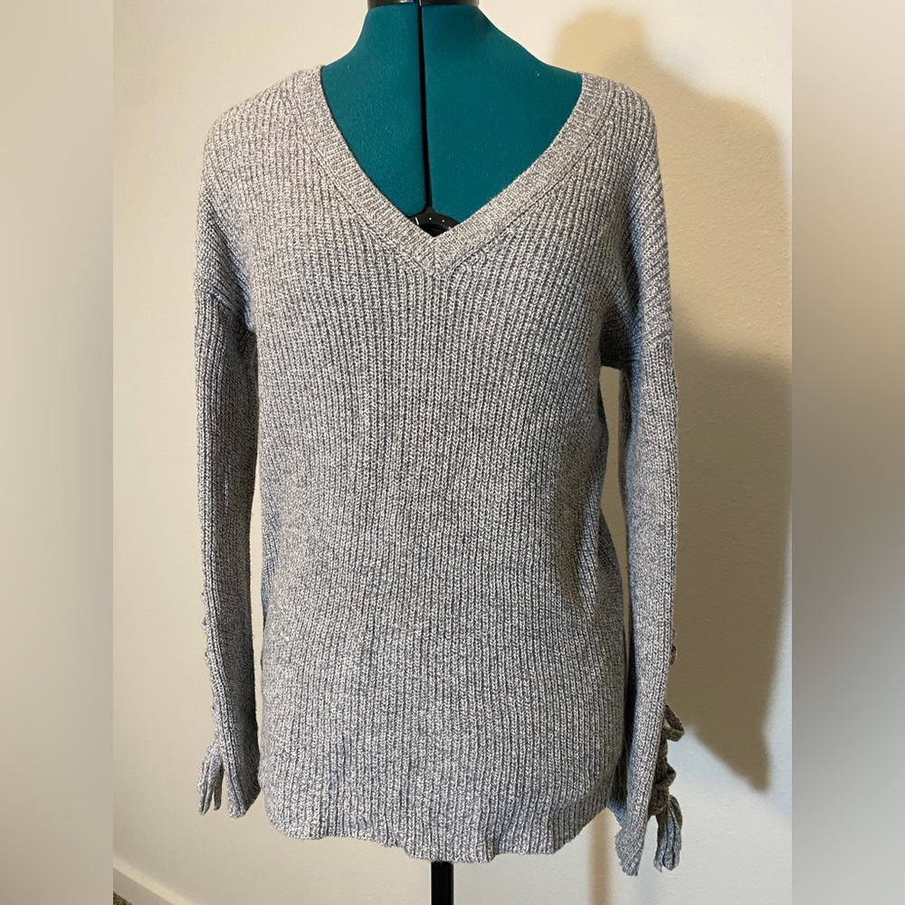 American Eagle V Neck Women’s Sweater